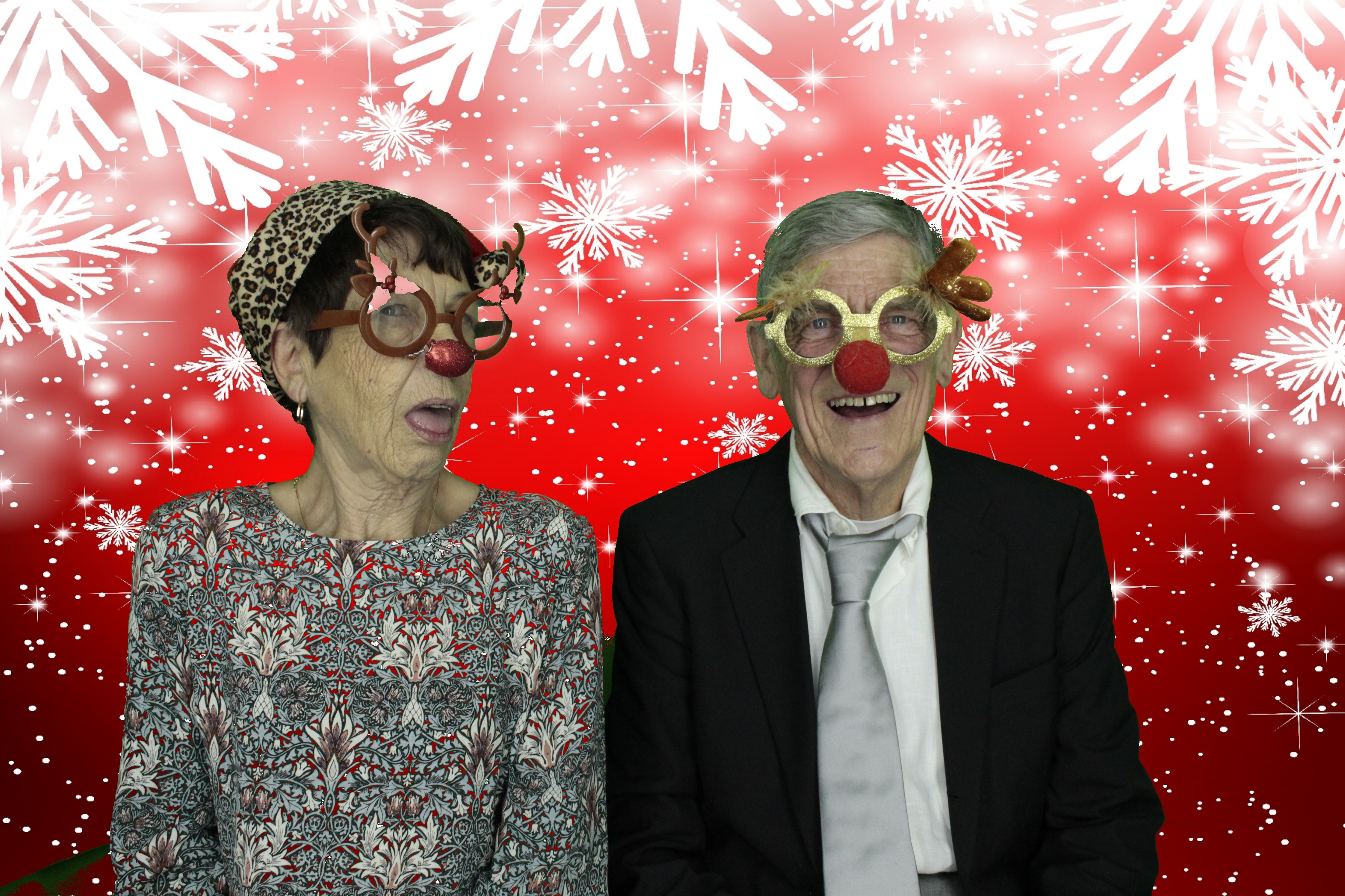 Silvermere Christmas Party | View more photos from the event at gallery.myphotoboothexperience.co.uk/u/MyPhotoBoothExperienceLtd/Silvermere-Christmas-Party-3